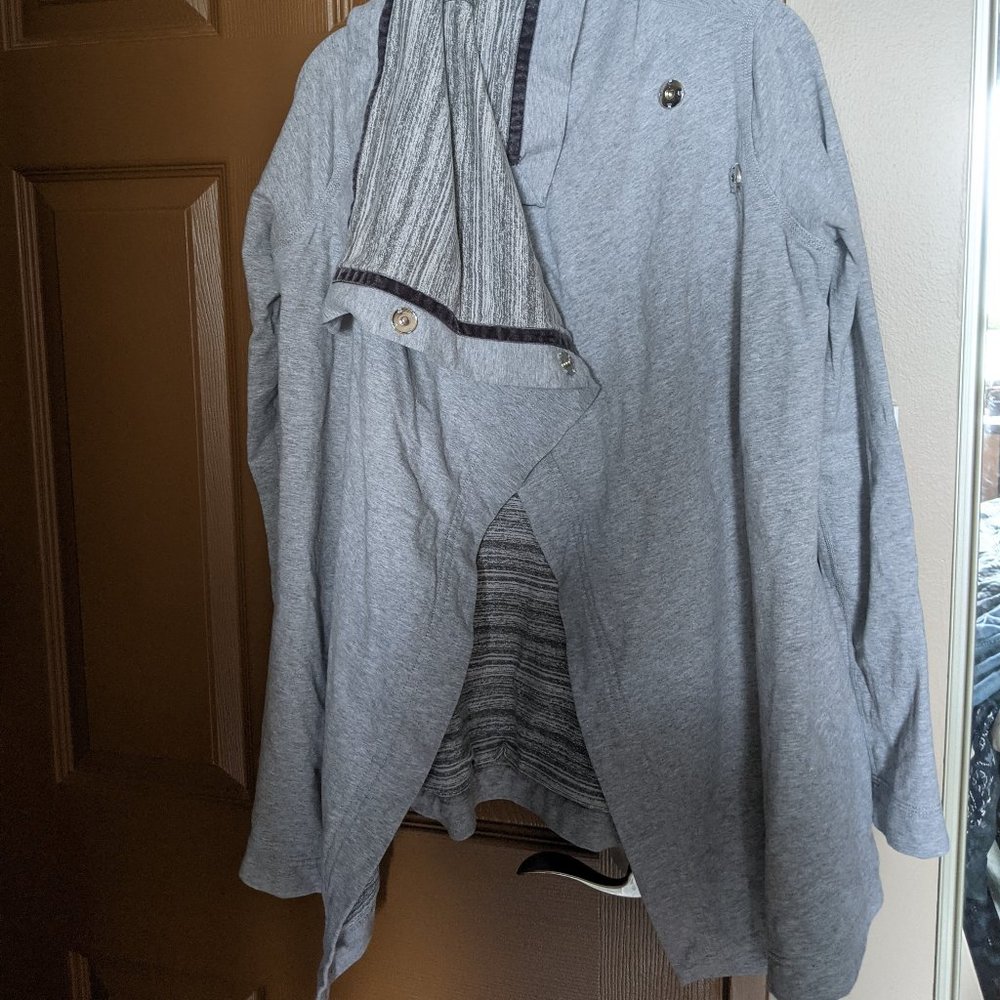 Lululemon Wrap Sweater / Wrap Jacket - Size 4